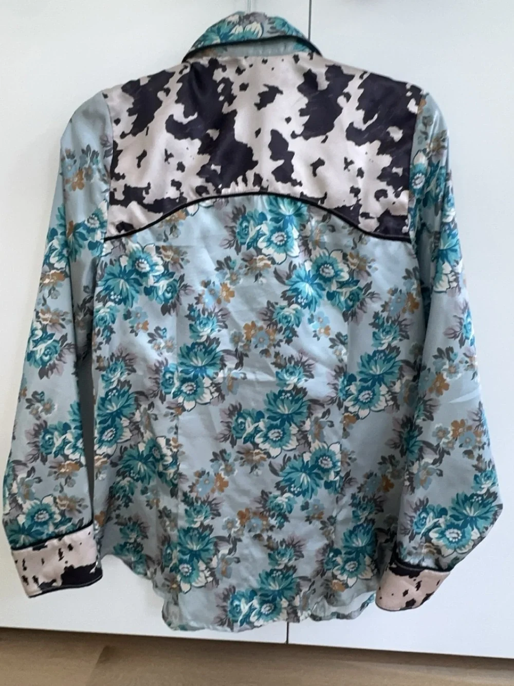 Double D Ranch Teal Floral Satin Western Shirt Jacket with Black Yoke - Picture 2 of 3